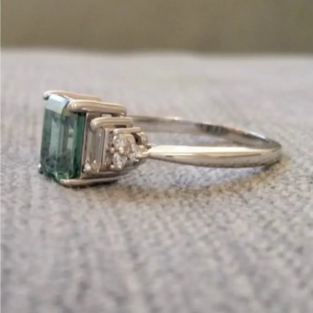 💚 NEW stunning & sparkling antique style emerald ring 💚